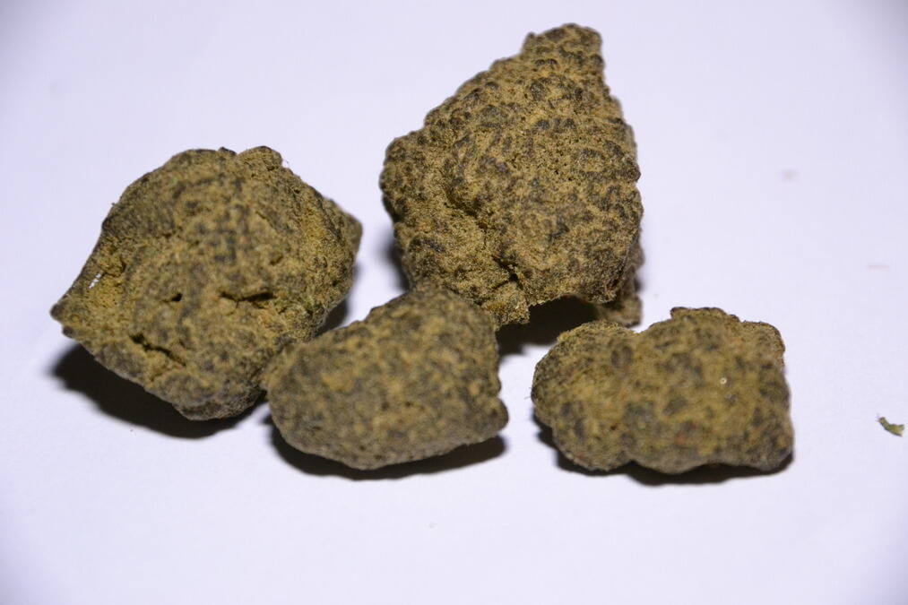 How Do You Smoke Moon Rocks?